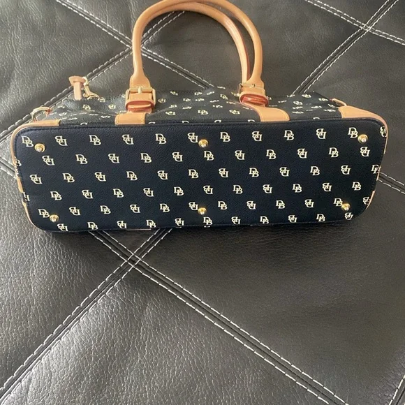 Dooney & Bourke Black and Tan Tote Bag - Picture 2 of 4